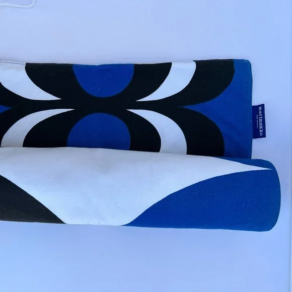 MARIMEKKO for Target NWT Reversible Table Runner Blue/Black/White RARE - Picture 2 of 6